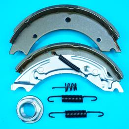 Twin Axle Set of Brake Shoes with Hub Nuts for TT105G