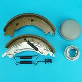 Twin Axle Set of Brake Shoes with Hub Nuts & Caps for Ifor Williams HB403